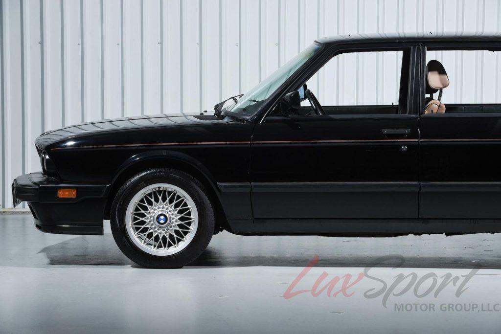 Black Metallic 1988 BMW M5 E28 Sedan