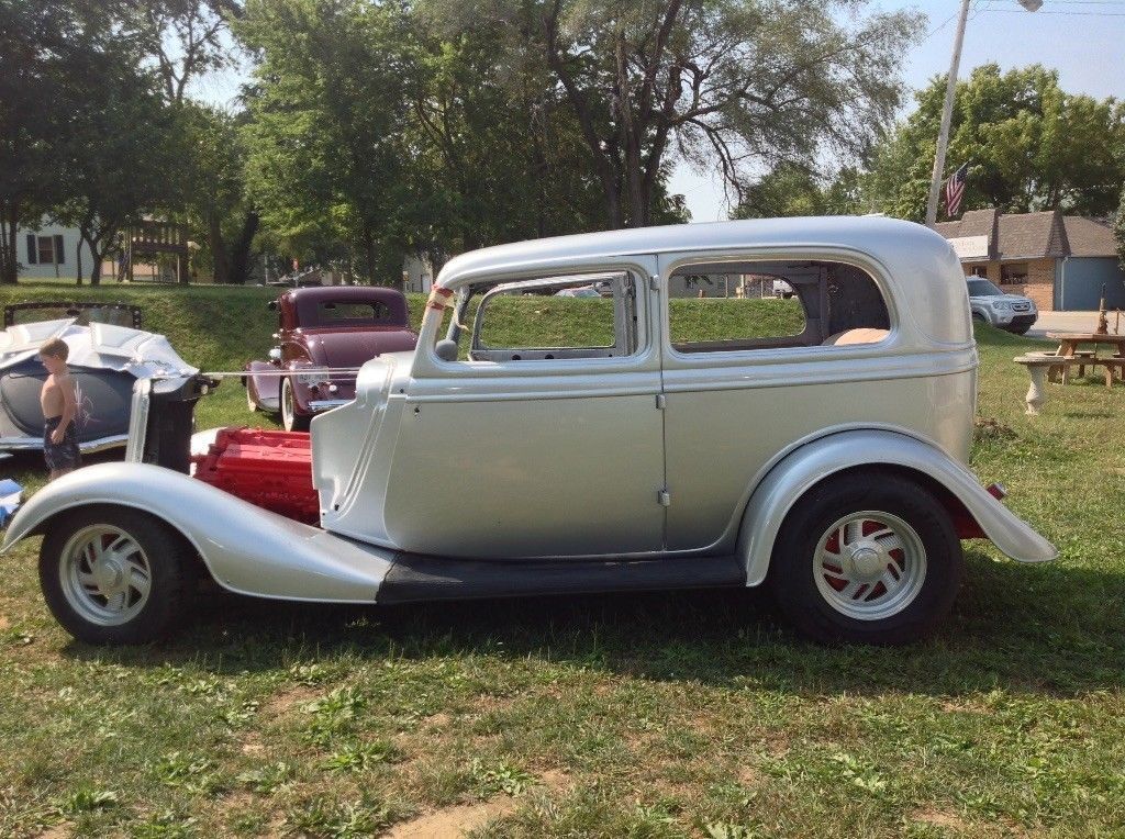 1934 Ford Tudor – All Steel